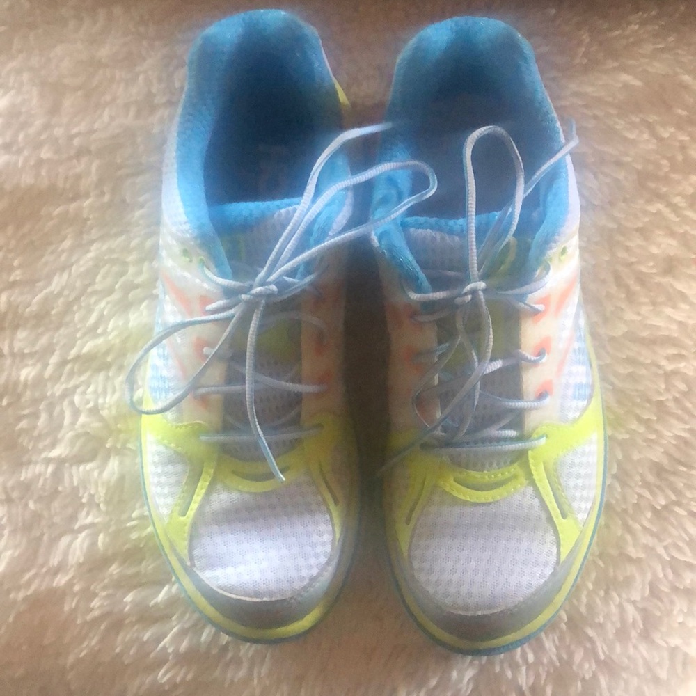 HOKA one one